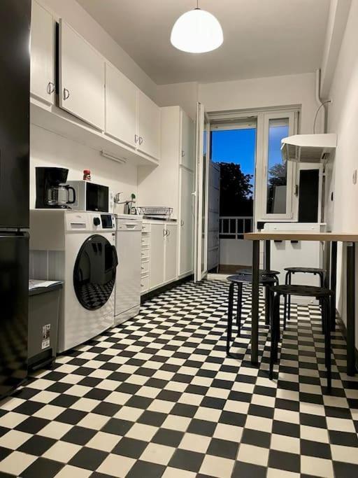 Spacious Apartment Next To Parc Du Cinquantenaire Brüsszel Kültér fotó